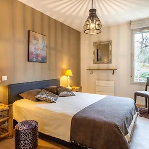 https://le-clos-bellevue-appartement-t3-parking-piscine.midi-pyreneeshotels.com
